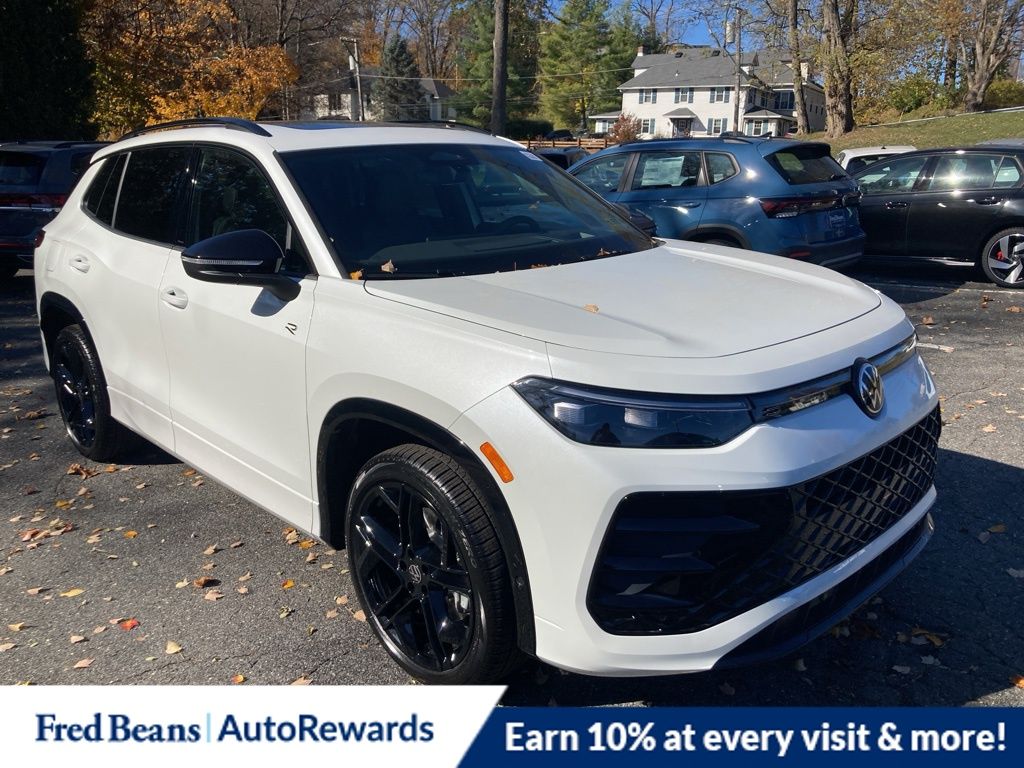 2026 Volkswagen Tiguan SE R-LINE BLACK's photo