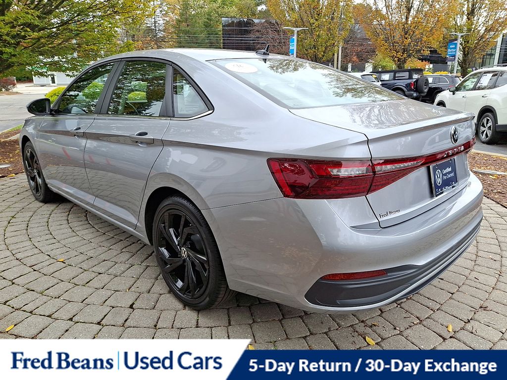 2025 Volkswagen Jetta 1.5T SE photo 4