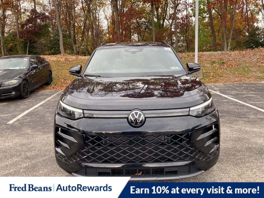 New 2026 Volkswagen Tiguan 2.0T SE R-Line Black SUV