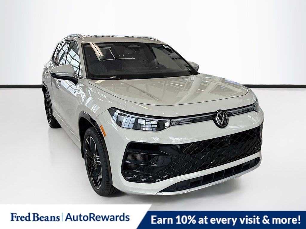 2026 Volkswagen Tiguan SEL R-LINE TURBO's photo