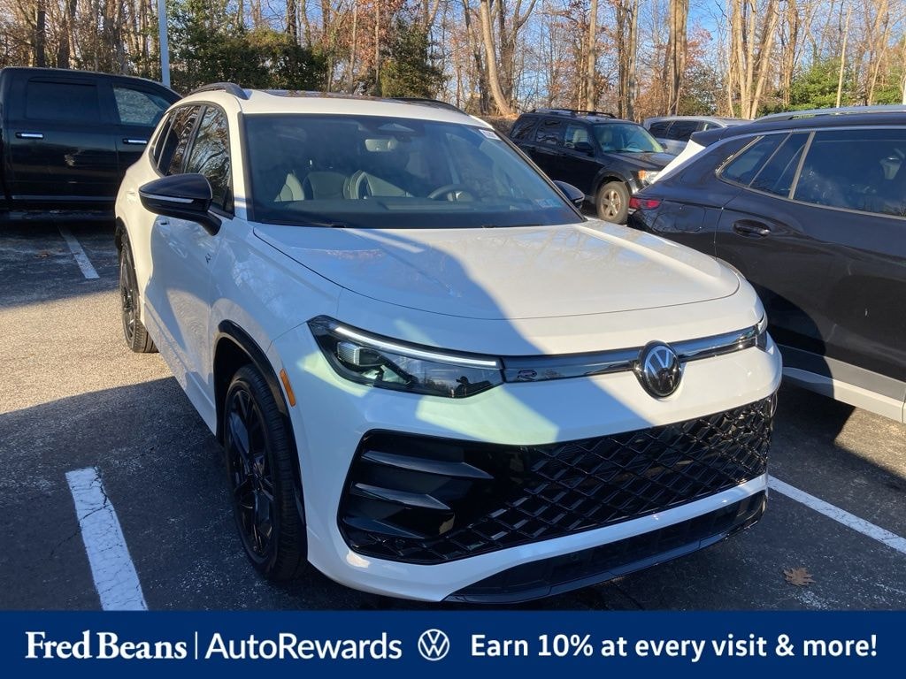 New 2026 Volkswagen Tiguan 2.0T SE R-Line Black SUV