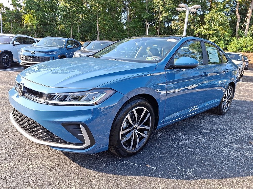 New 2025 Volkswagen Jetta 1.5T SE Sedan
