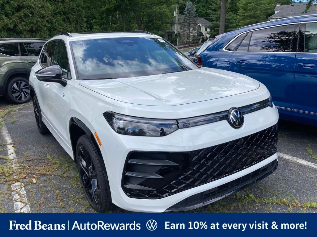 New 2026 Volkswagen Tiguan 2.0T SE R-Line Black SUV