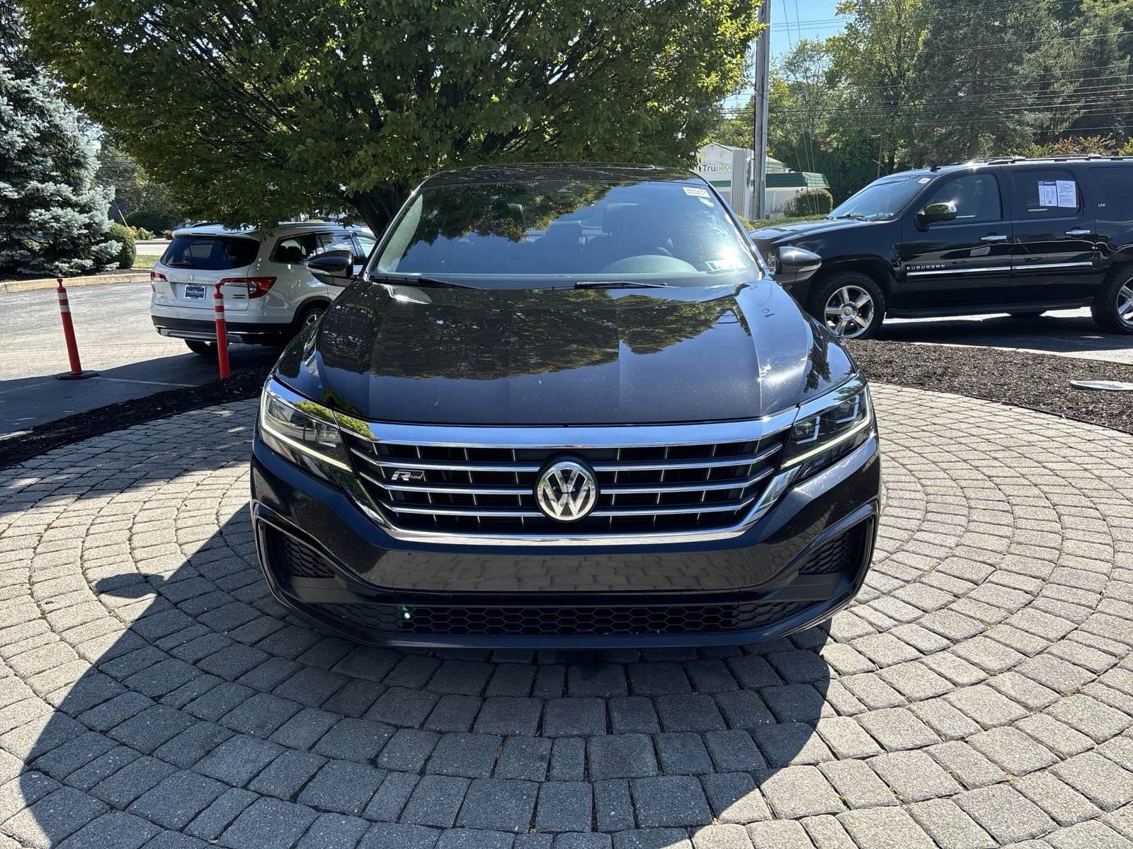 Used 2022 Volkswagen Passat R-Line with VIN 1VWMA7A30NC005010 for sale in Devon, PA