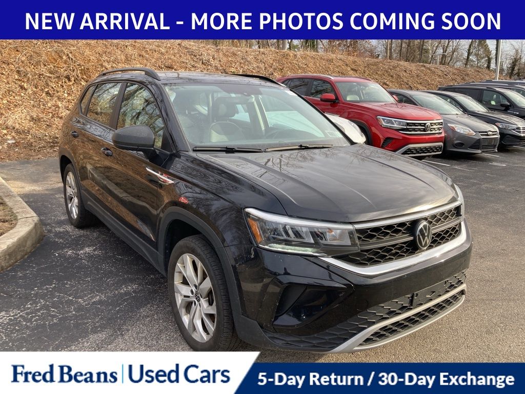 2023 Volkswagen Taos S's photo