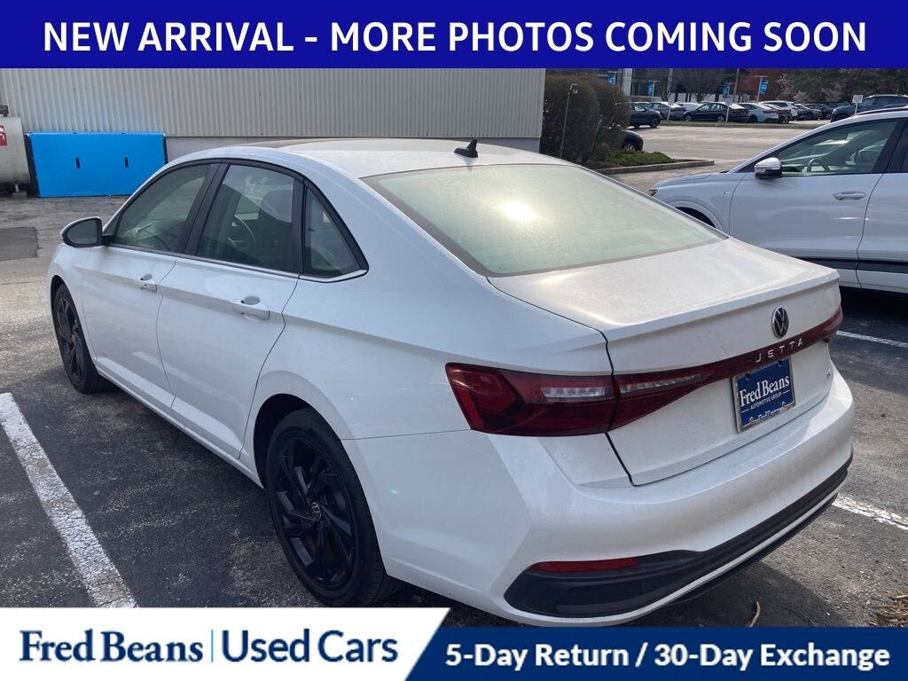 Used 2025 Volkswagen Jetta 1.5T SE Sedan