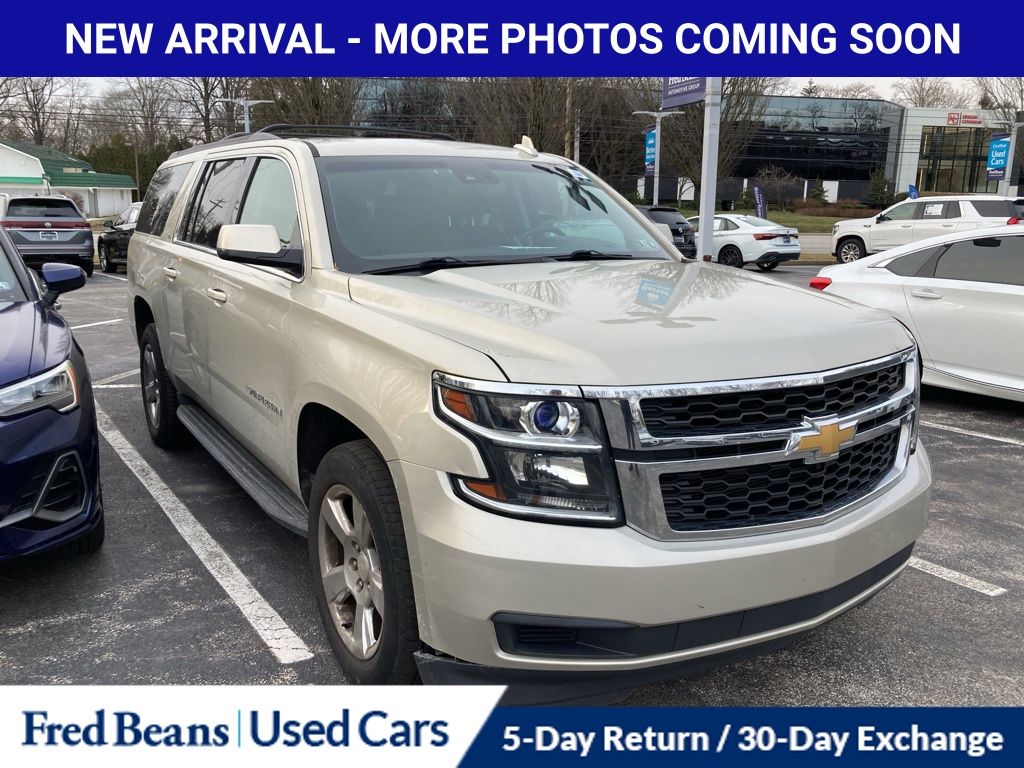 2016 Chevrolet Suburban LS's photo