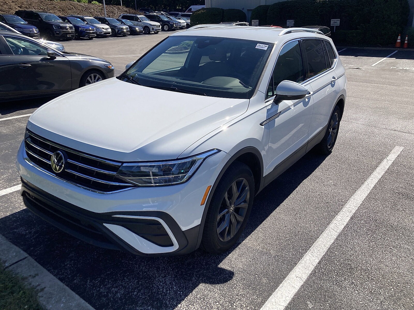 2024 Volkswagen Tiguan SE Wolfsburg Edition photo 2