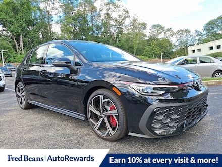 2025 Volkswagen Golf GTI 2.0T SE Hatchback