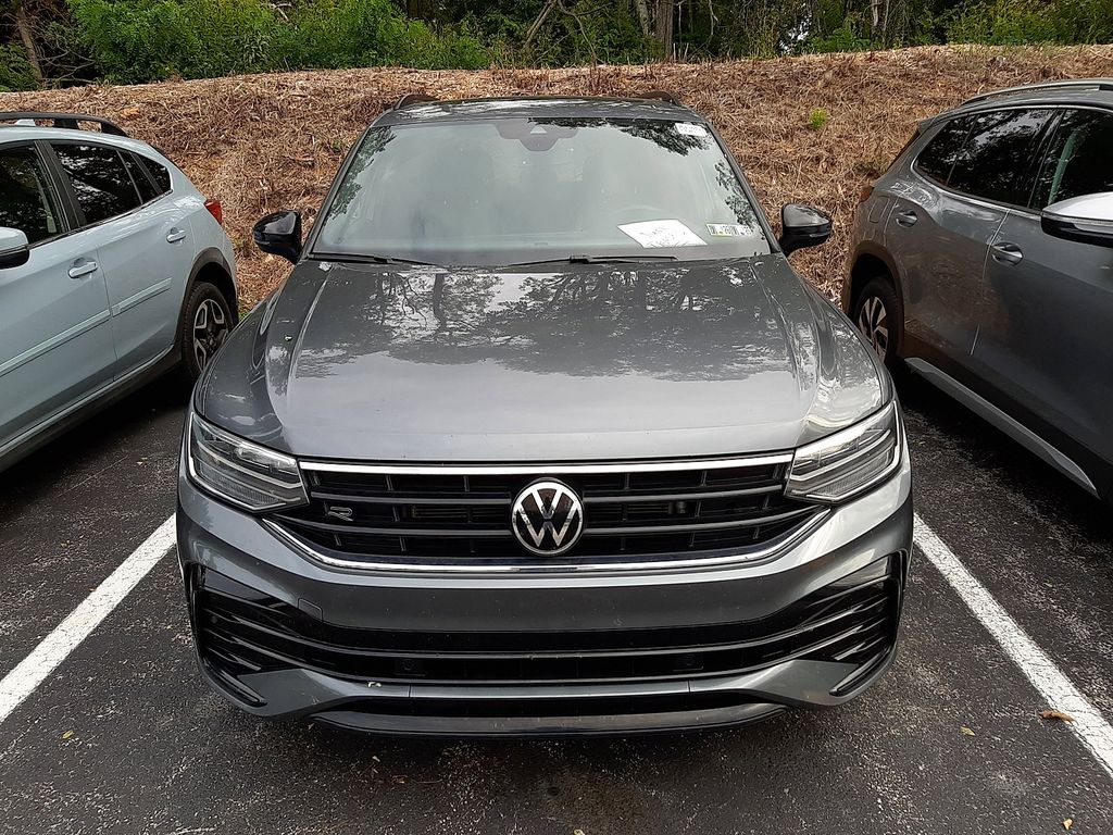 2023 Volkswagen Tiguan SE R-Line Black photo 2
