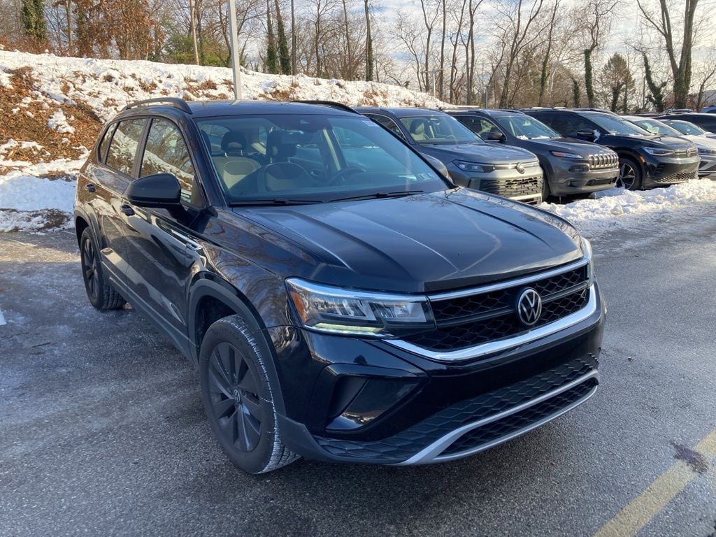 2022 Volkswagen Taos S's photo