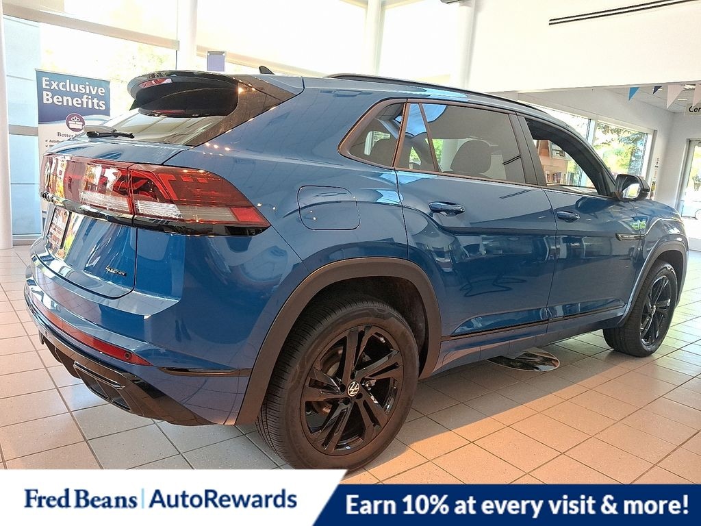 New 2025 Volkswagen Atlas Cross Sport 2.0T SEL R-Line Black SUV