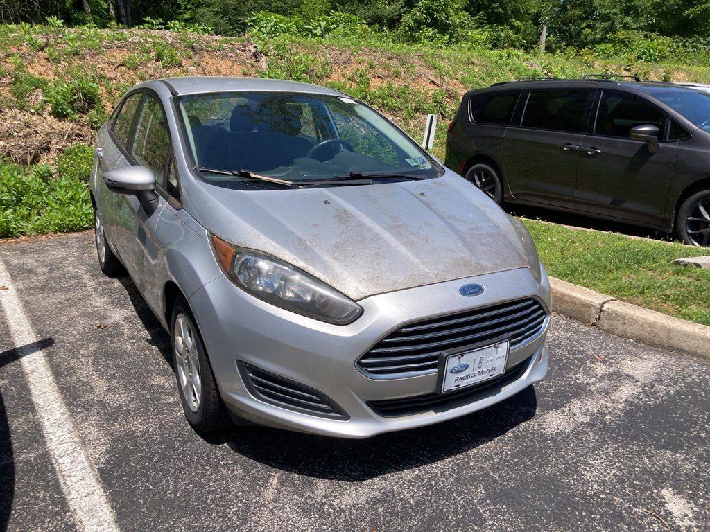 2014 Ford Fiesta SE Sedan's photo