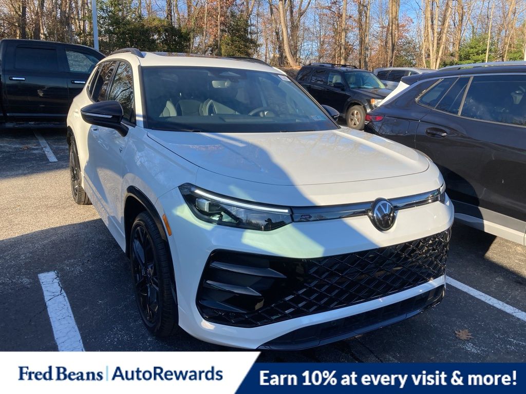 2026 Volkswagen Tiguan SE R-LINE BLACK's photo