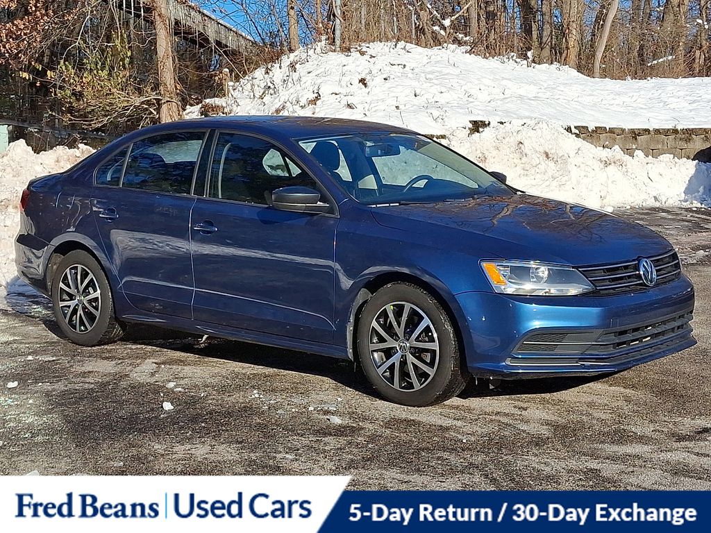 2016 Volkswagen Jetta SE's photo