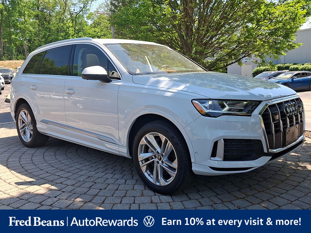 2023 Audi Q7 45 Premium quattro Tiptronic's photo