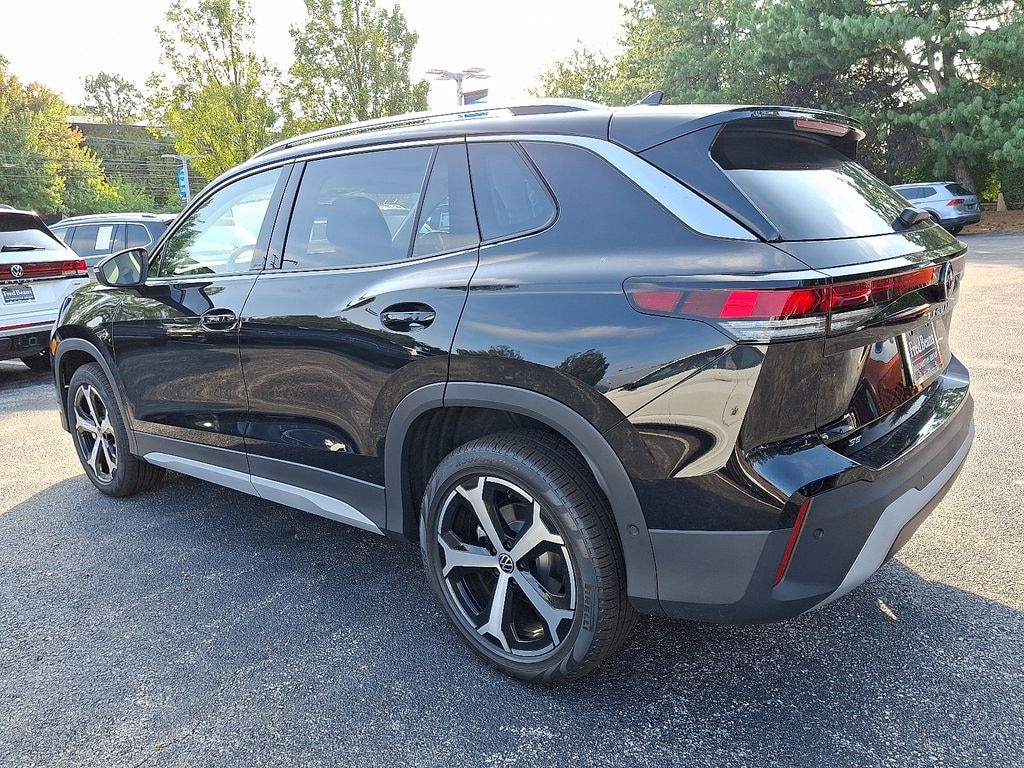 New 2025 Volkswagen Tiguan 2.0T SE SUV