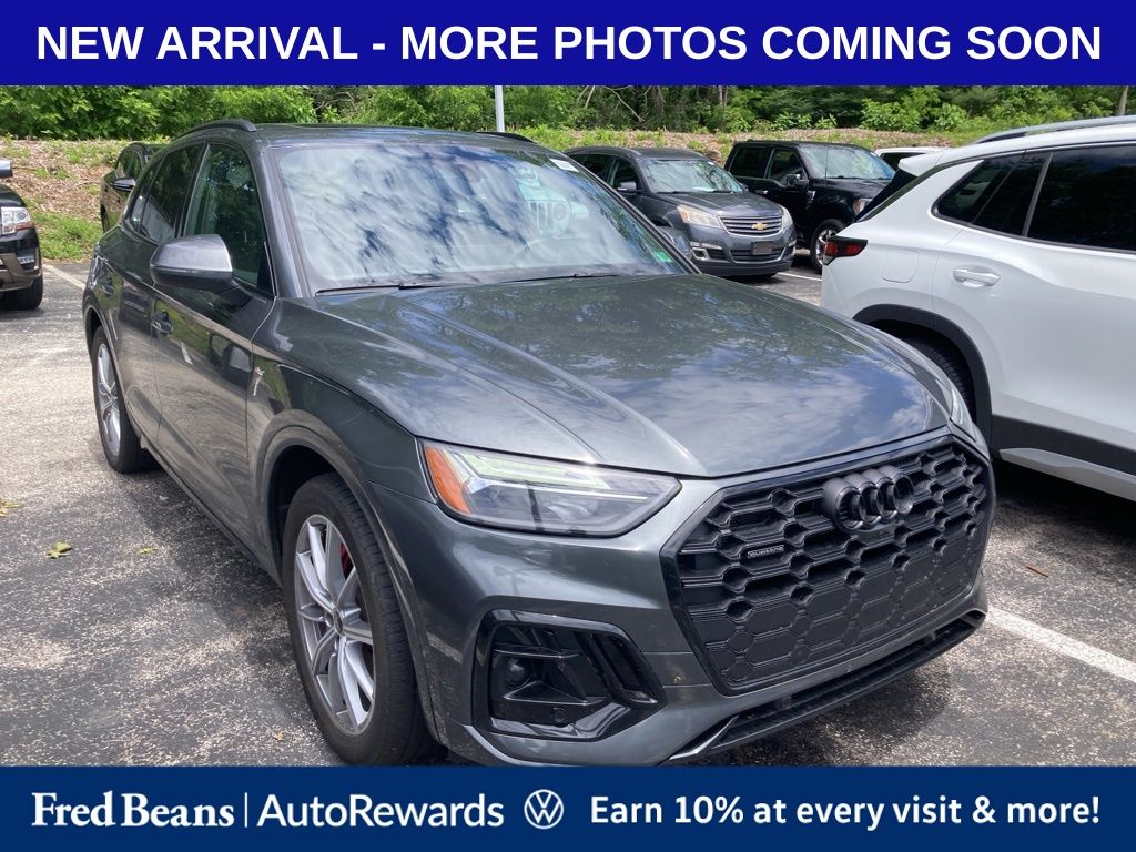 2024 Audi Q5 55 e Premium Plus's photo