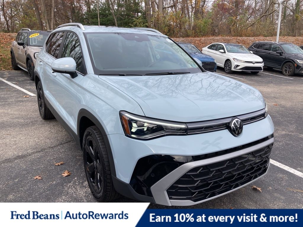 2026 Volkswagen Taos SEL's photo