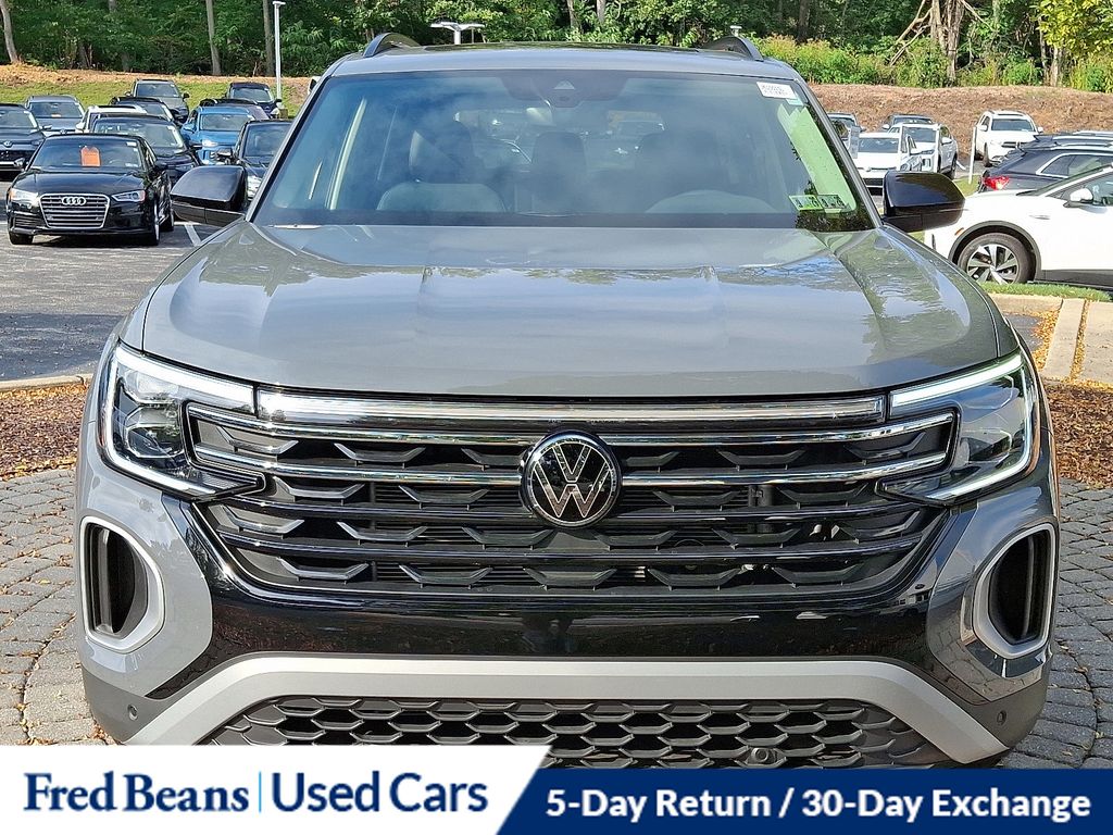2025 Volkswagen Atlas Peak Edition SE photo 2