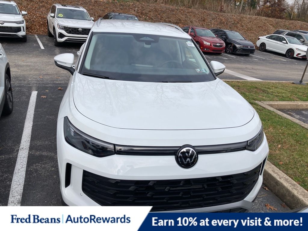 2026 Volkswagen Tiguan SE photo 2