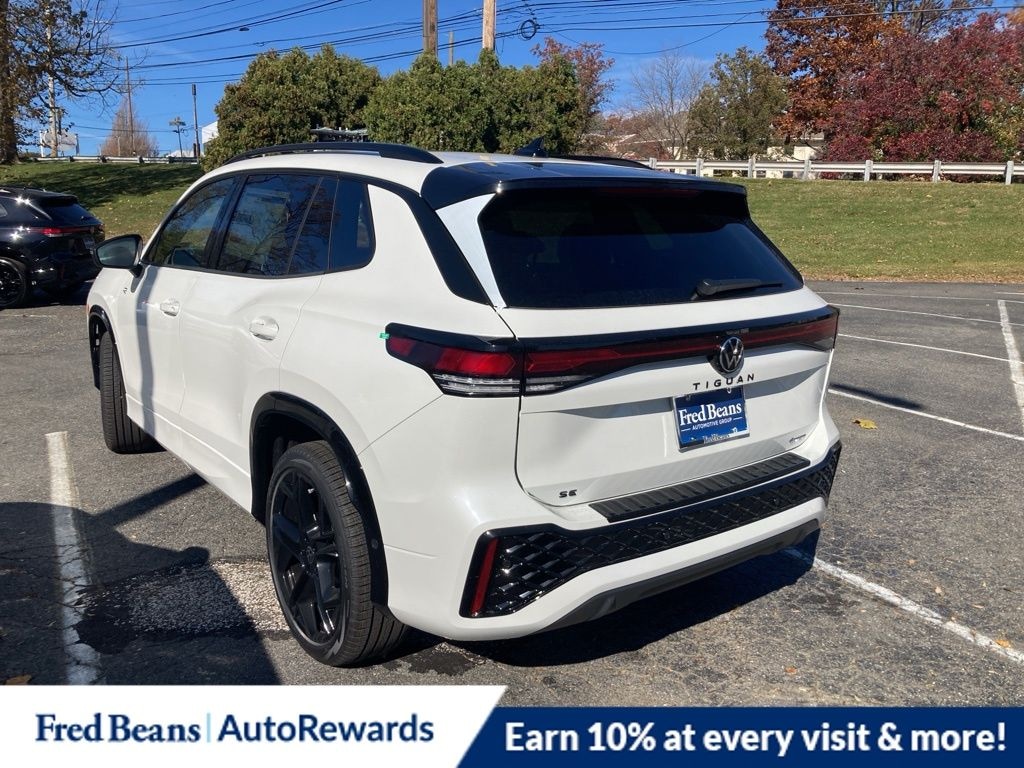 New 2025 Volkswagen Tiguan 2.0T SE R-Line Black SUV