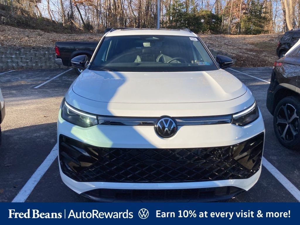 New 2026 Volkswagen Tiguan 2.0T SE R-Line Black SUV