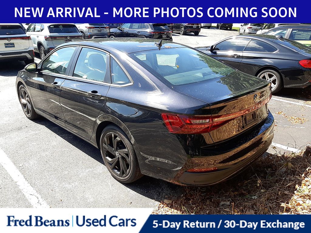2025 Volkswagen Jetta 1.5T SE photo 4
