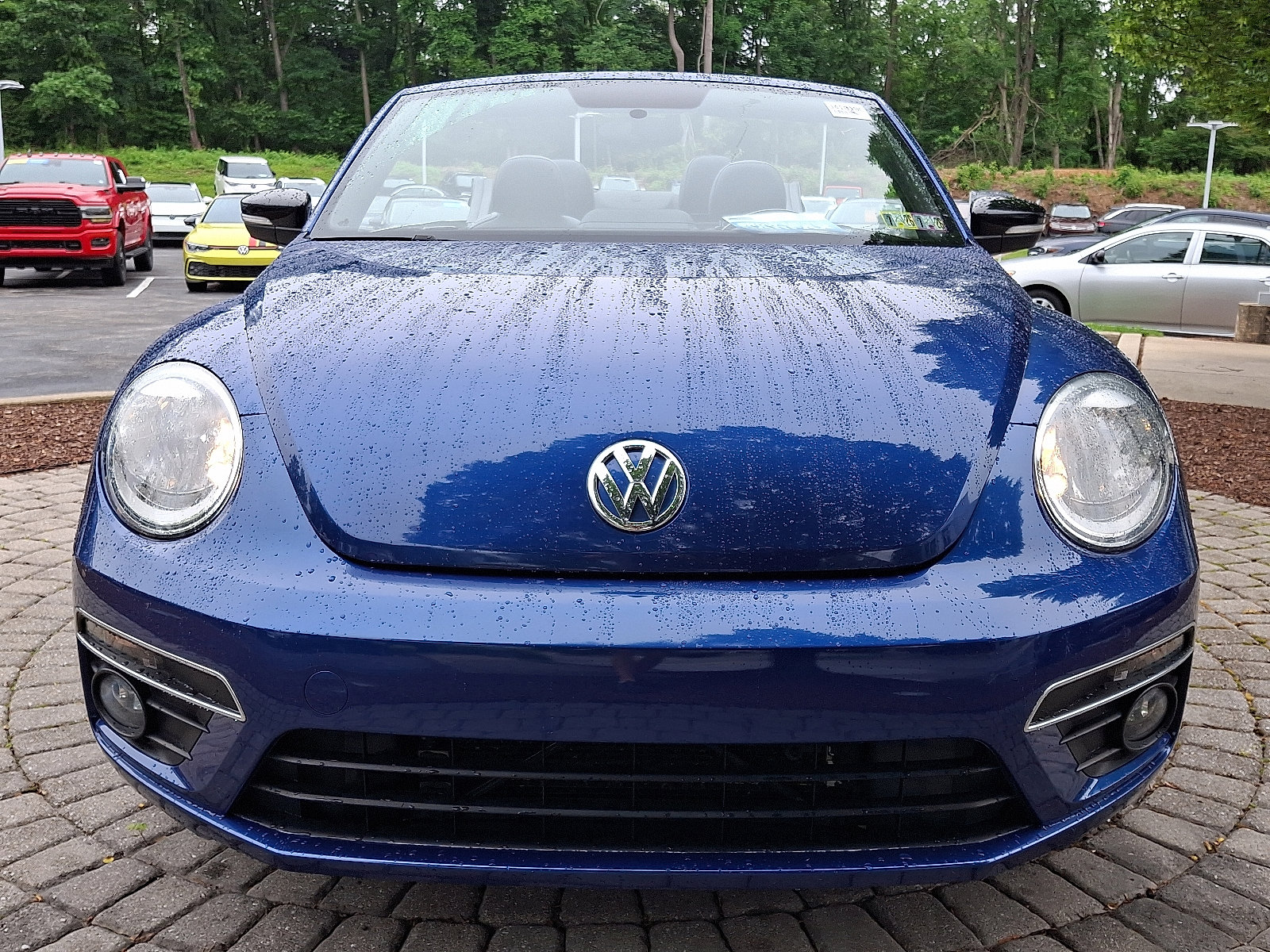 Used 2013 Volkswagen Beetle 2.0 with VIN 3VW7S7AT5DM828426 for sale in Devon, PA
