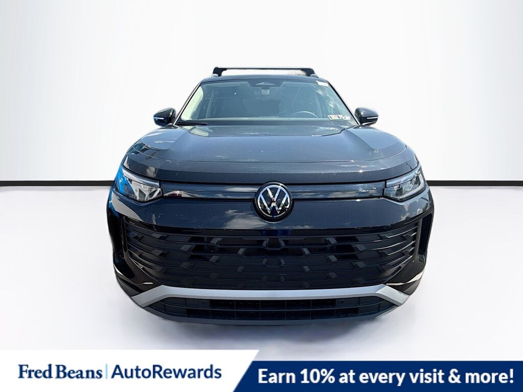 New 2025 Volkswagen Tiguan 2.0T SE SUV