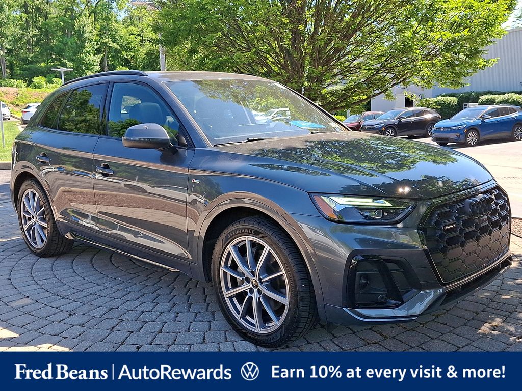 2023 Audi Q5 55 e Premium Plus's photo