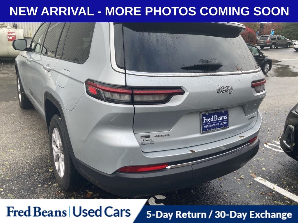 2022 Jeep Grand Cherokee Limited photo 2