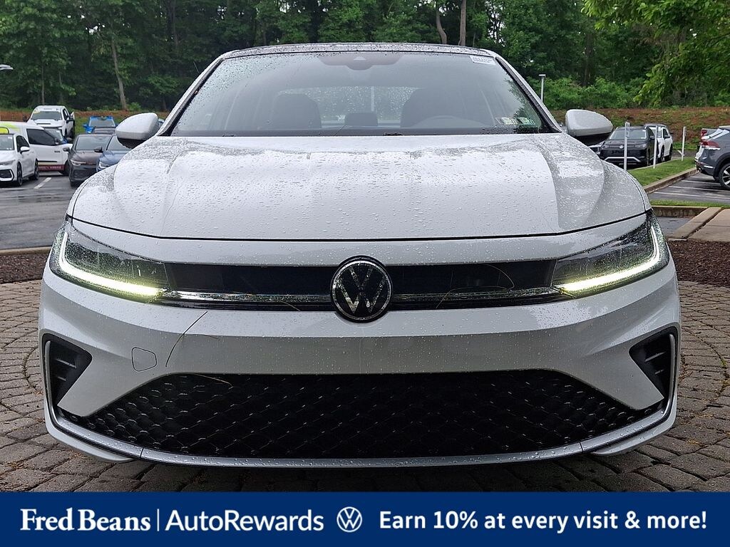 Used 2025 Volkswagen Jetta 1.5T SE Sedan