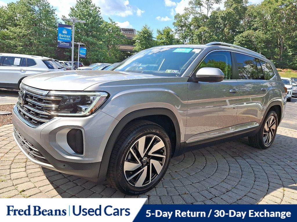 2024 Volkswagen Atlas SEL photo 2
