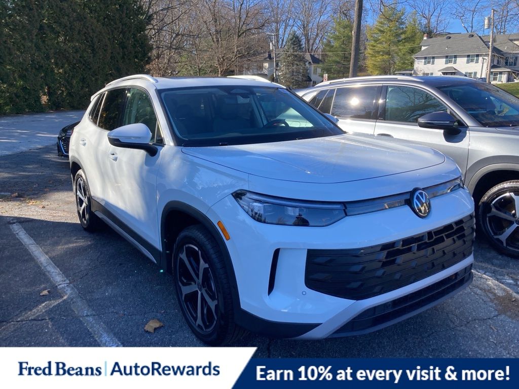 2026 Volkswagen Tiguan SE's photo