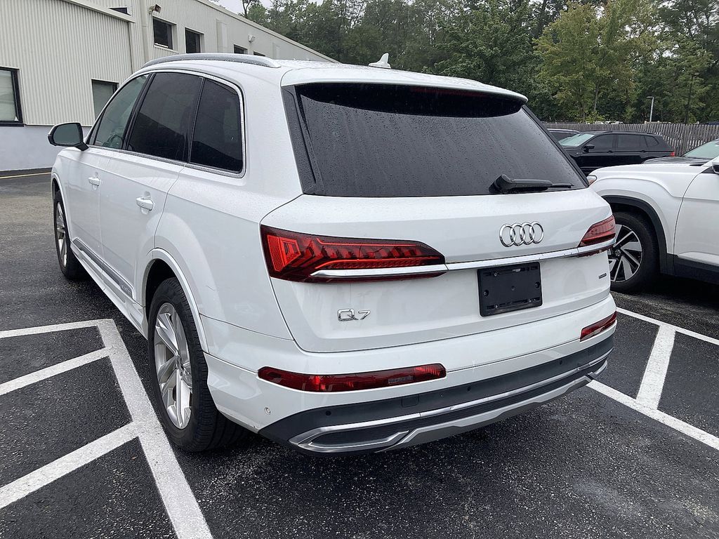 2022 Audi Q7 55 Premium Plus photo 3