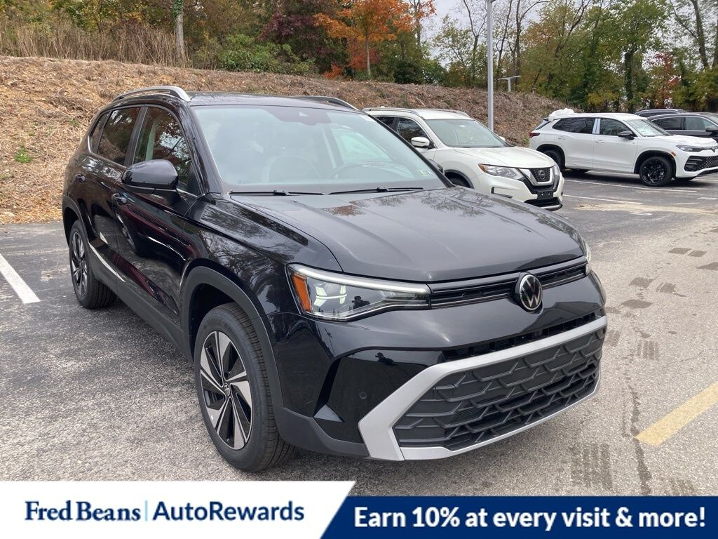 New 2025 Volkswagen Taos 1.5T SE SUV