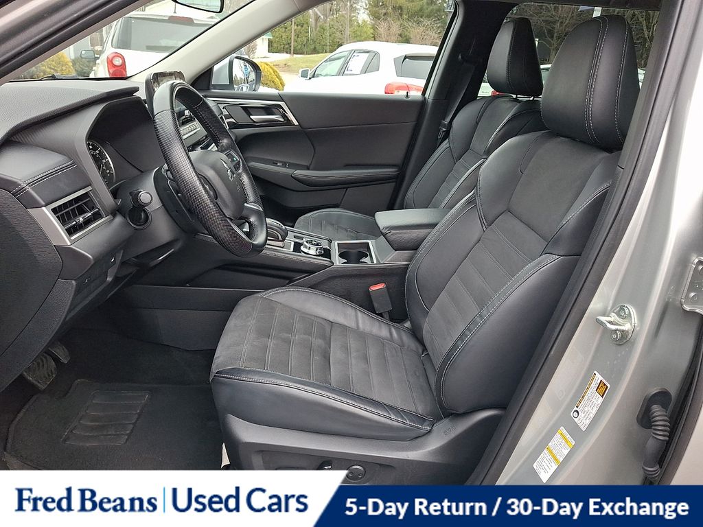 2022 Mitsubishi Outlander SE - Photo 13