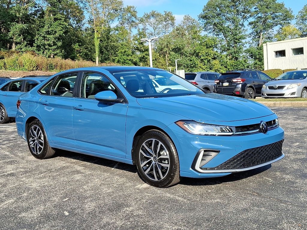 New 2025 Volkswagen Jetta 1.5T SE Sedan