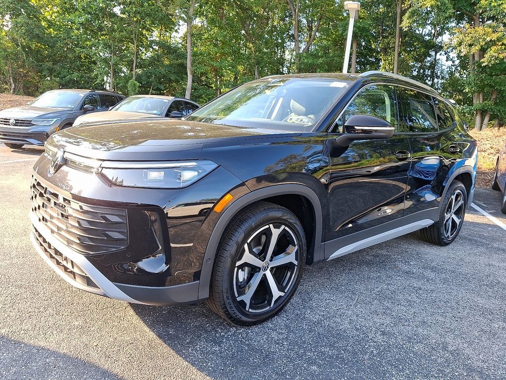 New 2025 Volkswagen Tiguan 2.0T SE SUV