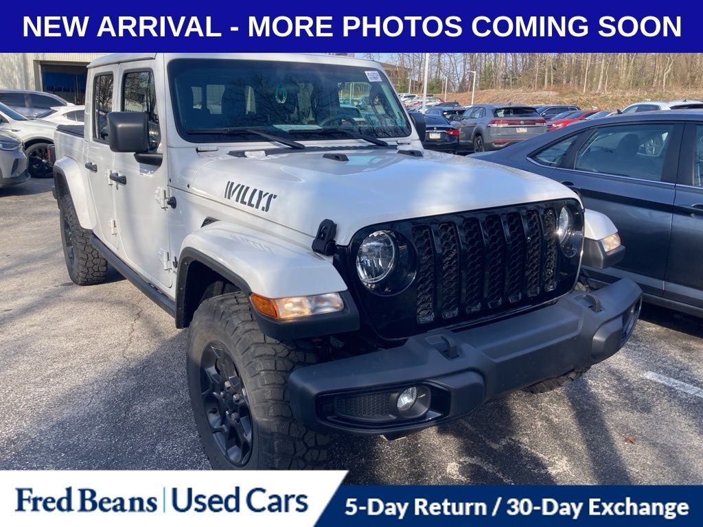 Used 2023 Jeep Gladiator Sport Truck Crew Cab