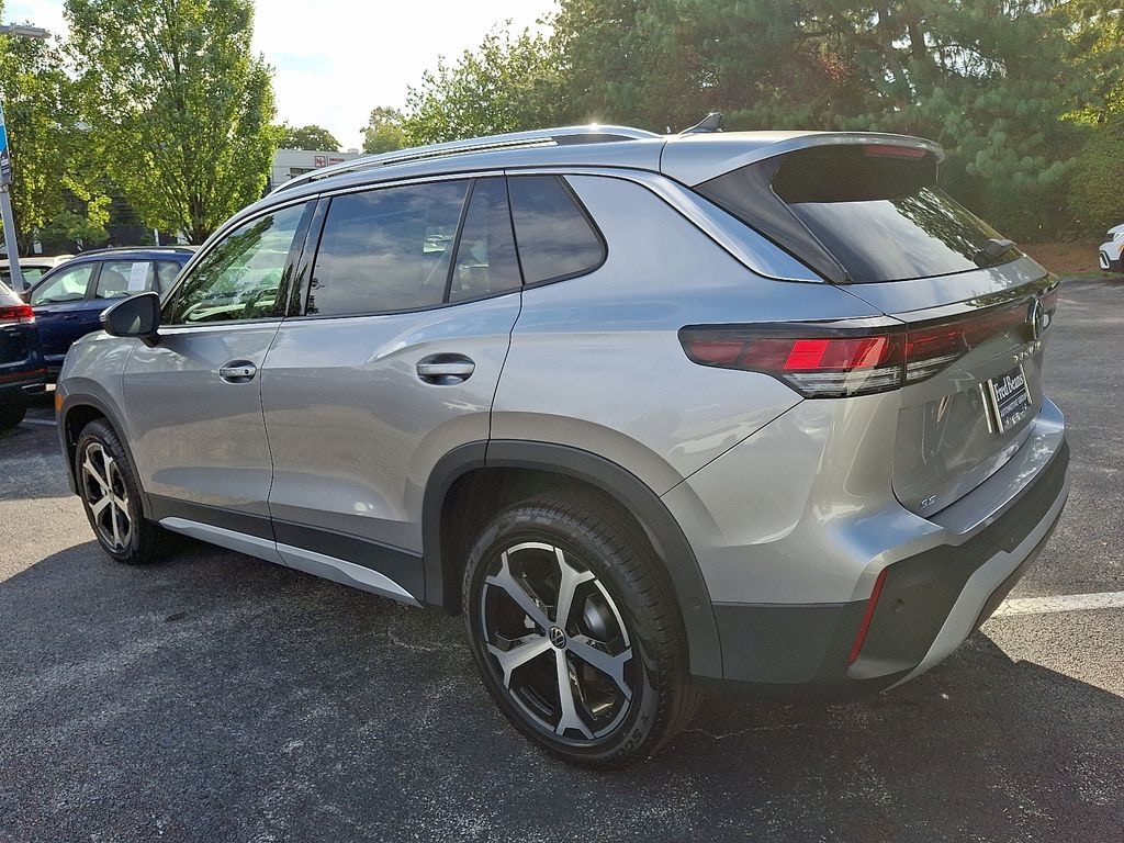 New 2025 Volkswagen Tiguan 2.0T SE SUV