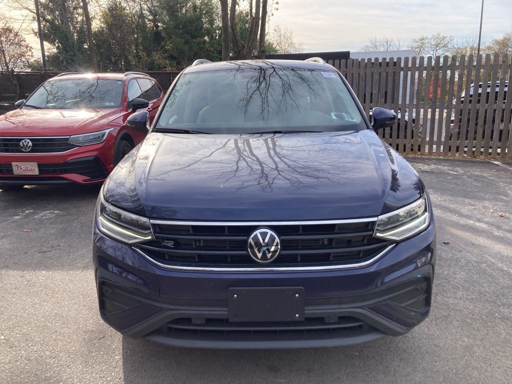 2023 Volkswagen Tiguan SE photo 2