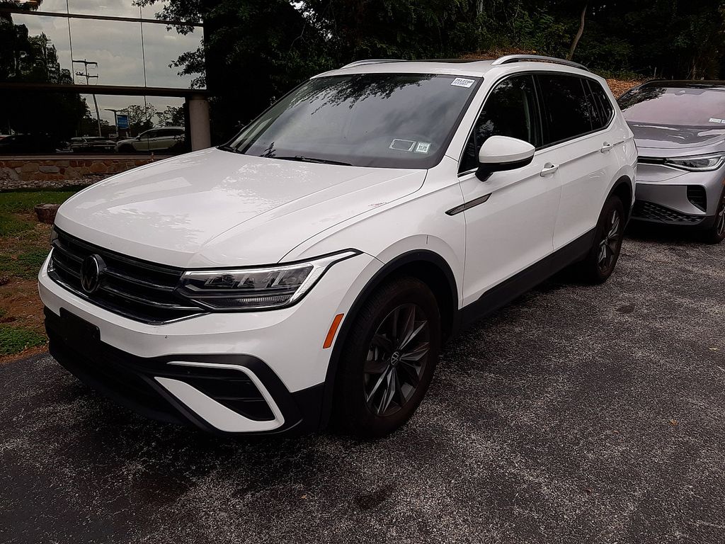 2022 Volkswagen Tiguan SE photo 3