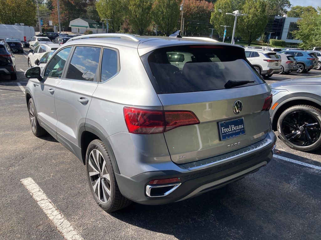 2023 Volkswagen Taos SE photo 4