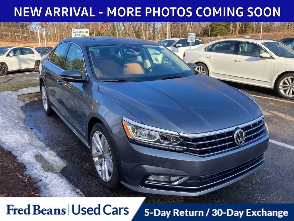 2018 Volkswagen Passat SEL Premium's photo