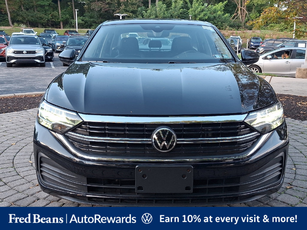Certified 2022 Volkswagen Jetta 1.5T SE Sedan