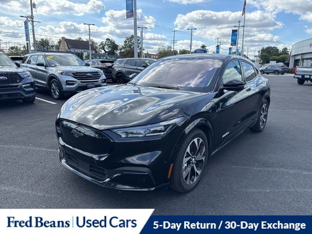 2022 Ford Mustang Mach-E Premium photo 3