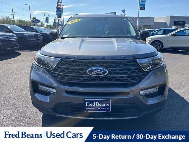 2022 Ford Explorer XLT photo 2