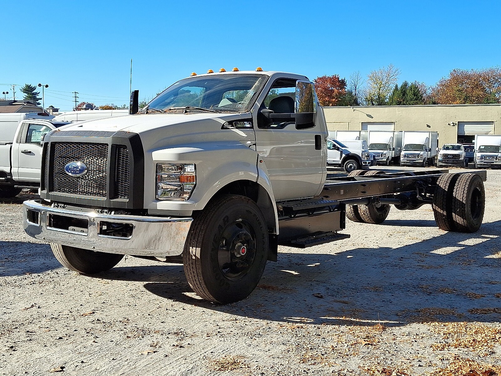 2025 Ford F-650 Base photo 2